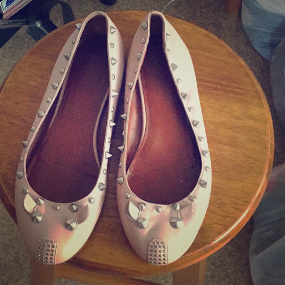Marc Jacobs pink stud flats ( I’m Negotiable)